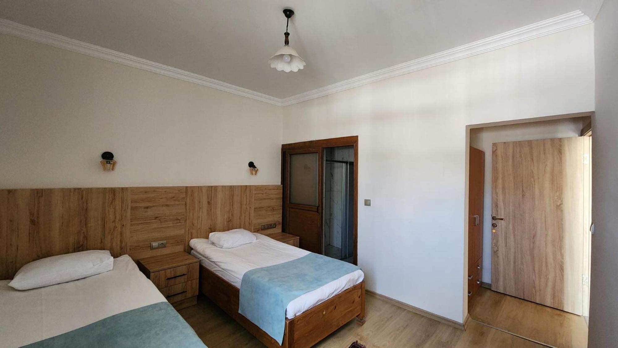 Yildiz Hotel อูร์กุบ ภายนอก รูปภาพ