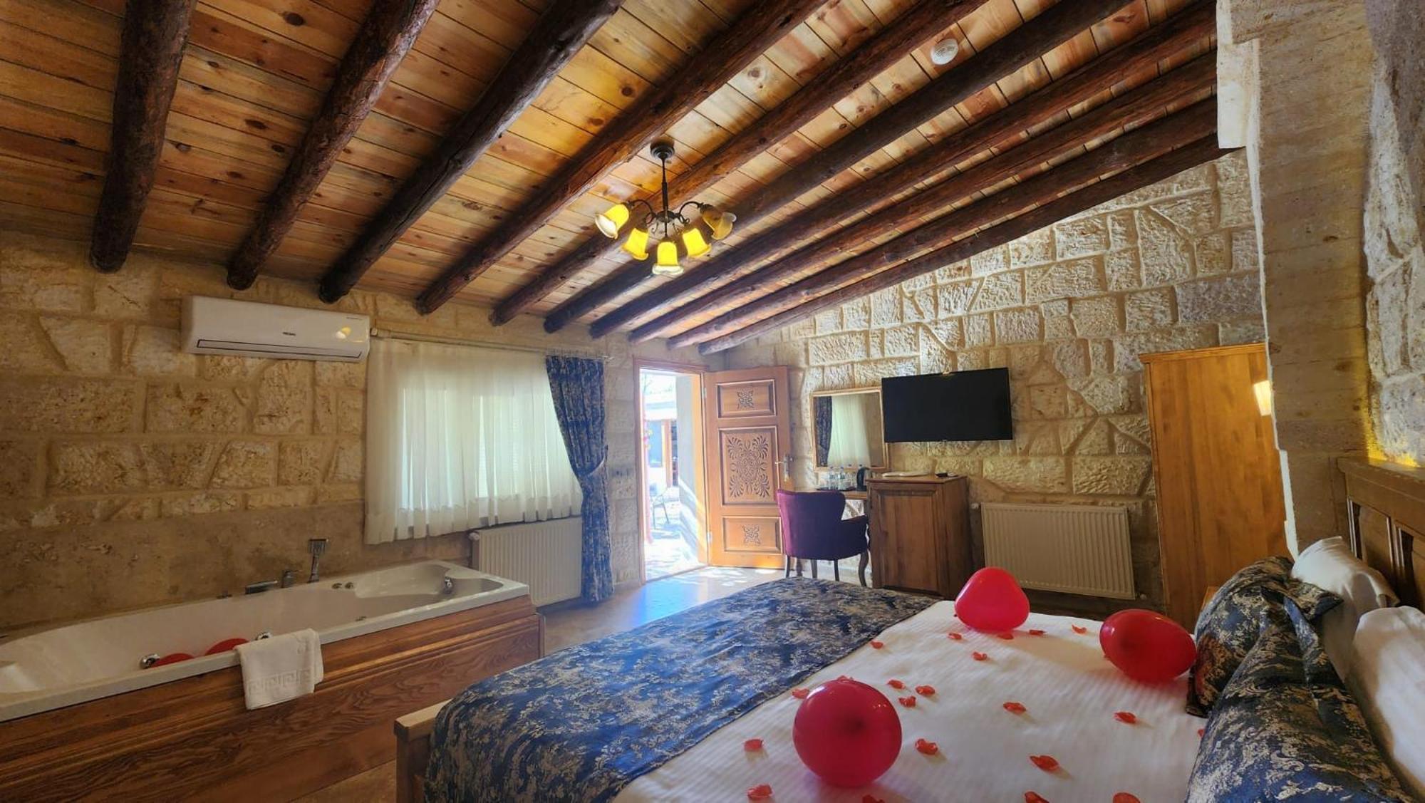 Yildiz Hotel อูร์กุบ ภายนอก รูปภาพ